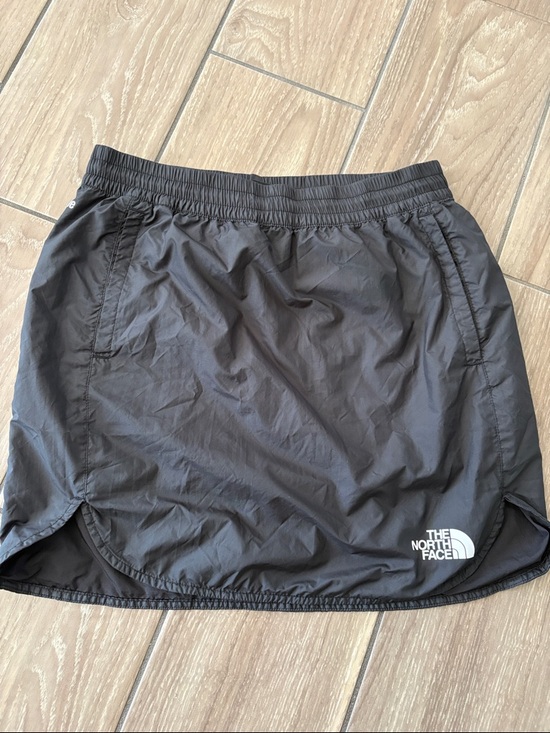 The North Face Dresses & Skirts - The North Face Hydrenaline Black Skirt Women’s Small